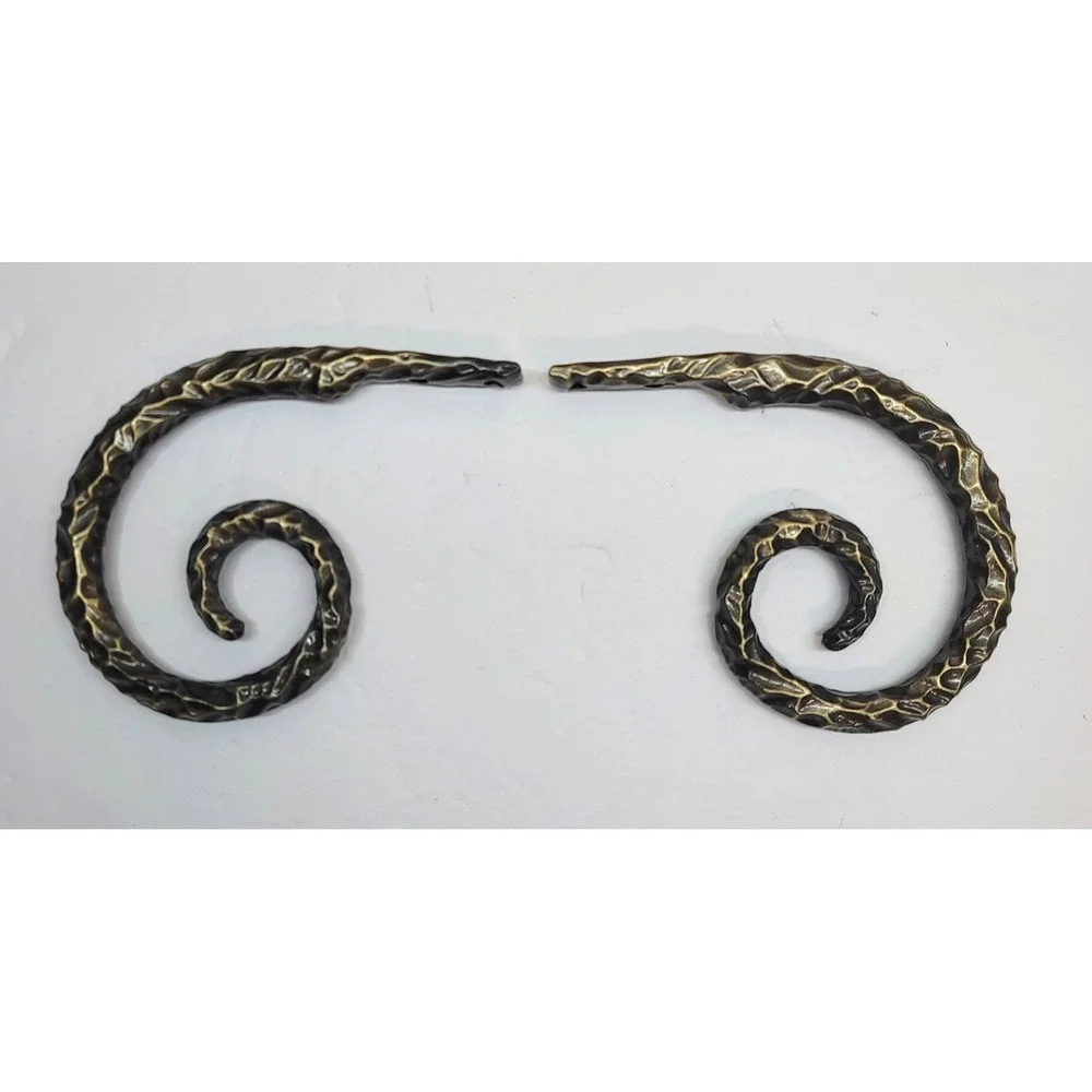 2pc Vtg Antique Gold Hammered Iron Scroll/Spiral Hooks Curtain Tie/Hold Backs